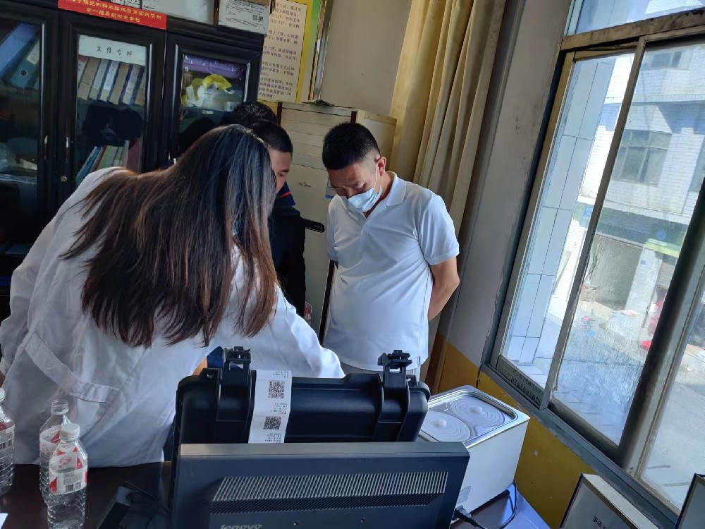 我司對巴東縣畜牧局進行獸殘檢測儀培訓(xùn)